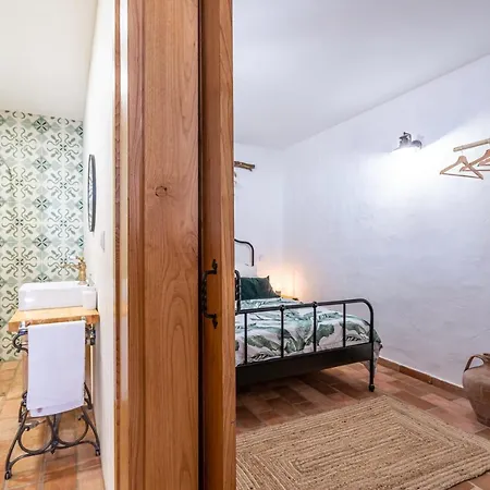 House In The Historic Center- 波尔蒂芒